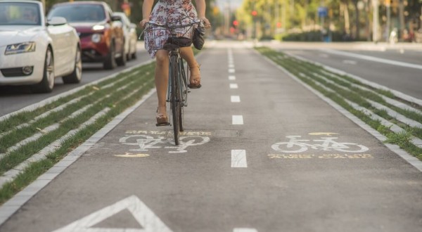 Legambiente: “Strade per bici a Bologna come a Parigi, in ‘fase 2’ sono meglio di bus