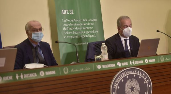 Covid, Iss “La curva decelera ma la situazione è ancora critica”