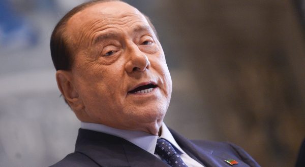 Berlusconi “la situazione è grave, ora unità e fatti concreti”