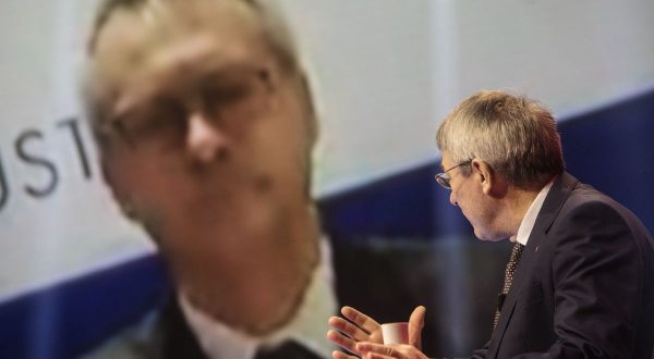 Lavoro, Landini: “Confindustria? Da soli non si migliora la situazione”