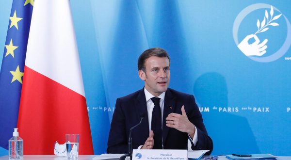 Macron “Gli Usa capiranno, Europa sovrana con la propria difesa”