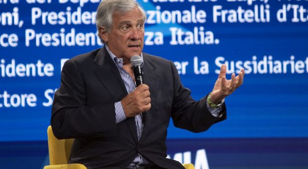 Forza Italia, Tajani “Nessun inciucio, non entreremo nella maggioranza”