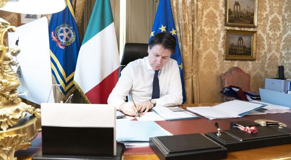 Conte “Sul Recovery Fund coinvolgeremo tutto il Parlamento”