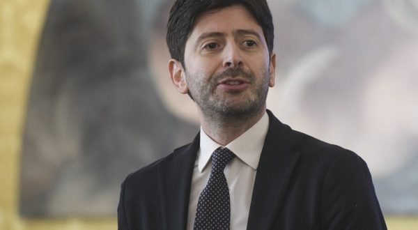 Speranza firma nuove ordinanze, cinque regioni tornano zona gialla