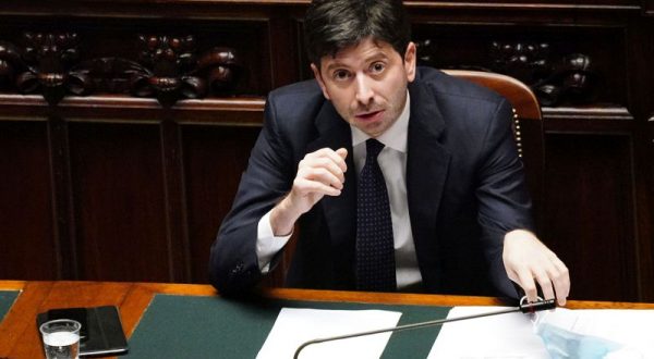 Speranza “Vogliamo che le scuole riaprano presto”