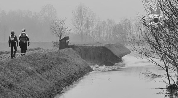 Maltempo, fiume Panaro rompe argini nel Modenese