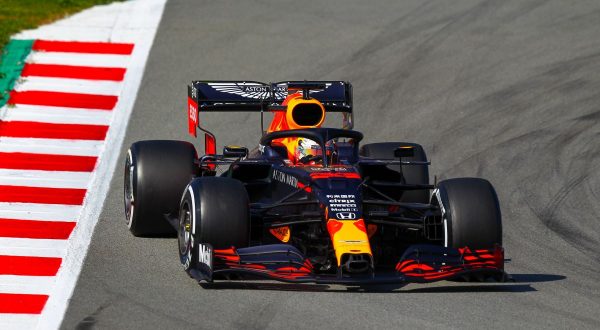 Gp Abu Dhabi, Pole Verstappen su Bottas-Hamilton