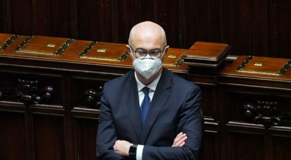 Governo, D’Incà “Avanti con Conte, a Renzi dico di correre insieme”