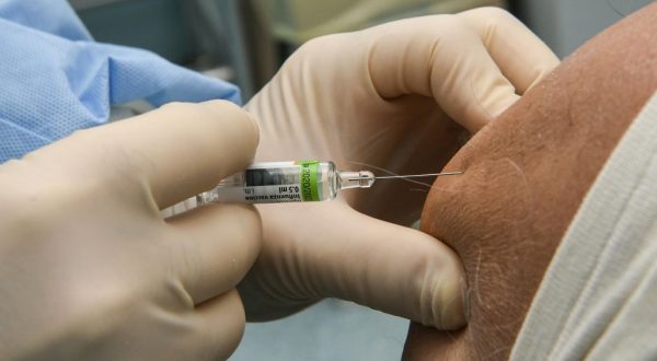 Covid, conto alla rovescia per le prime vaccinazioni