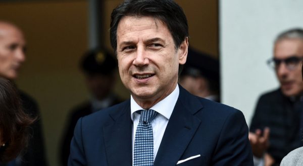 Conte “oggi l’Italia si risveglia, è il Vaccine Day”