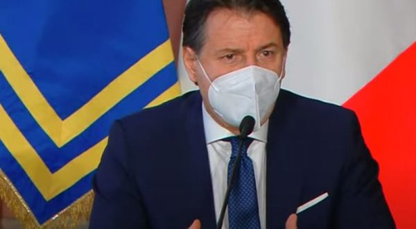 Conte “Senza fiducia di un partito andrò in Parlamento”