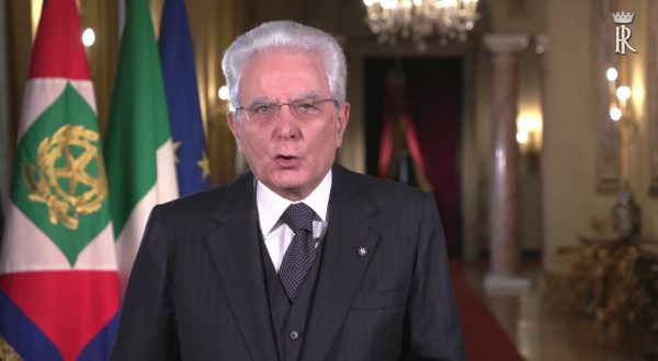 Covid, Mattarella “Rispettare le norme malgrado i disagi”