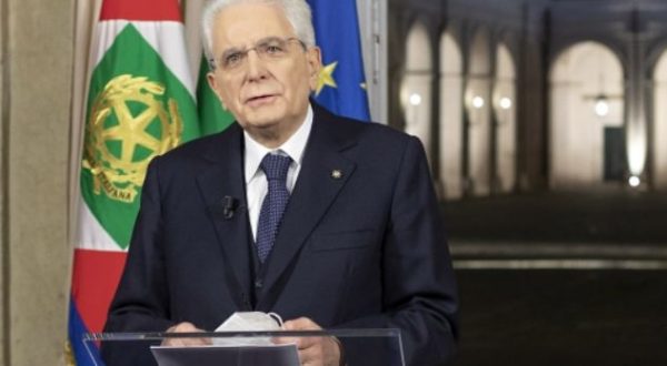 Mattarella “Vaccinarsi è un dovere”, Conte “Richiamo a coesione”