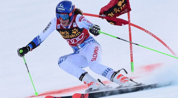 Vlhova vince lo slalom a Zagabria, Curtoni 16^