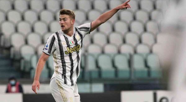 Altro caso di coronavirus alla Juve, positivo De Ligt