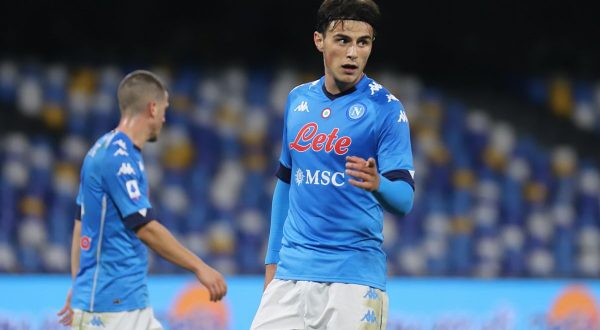 Il Napoli piega il Parma 2-0, in gol Elmas e Politano