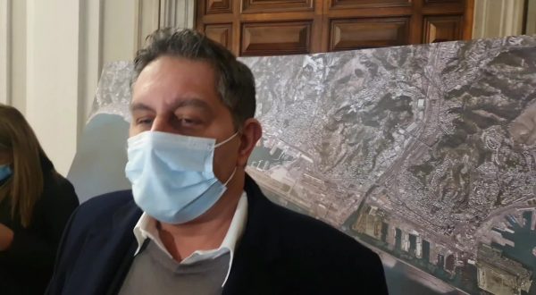 Toti “Nuova diga serve per rendere competitivo il porto di Genova”