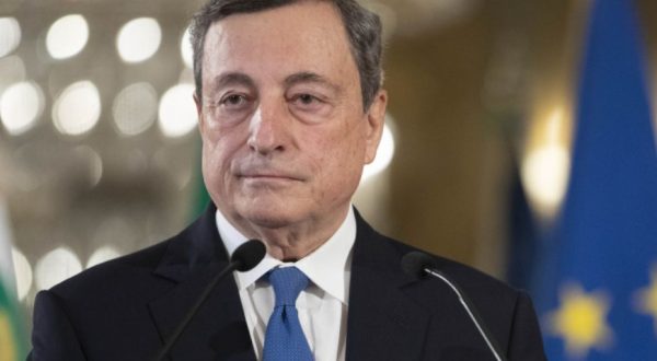 Draghi “Consapevole dell’emergenza, vincere pandemia e rilanciare Paese”