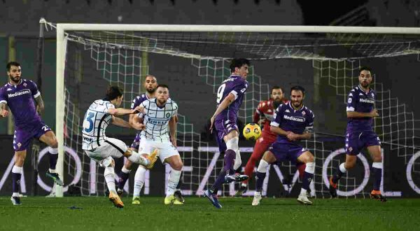 Barella-Perisic, l’Inter batte la Fiorentina 2-0 al “Franchi”