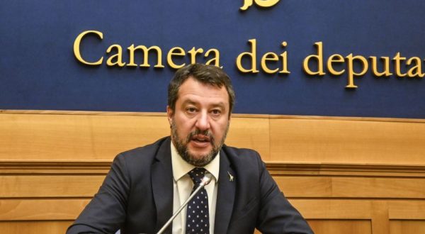 Salvini “Deporre ascia di guerra e risolvere i problemi”