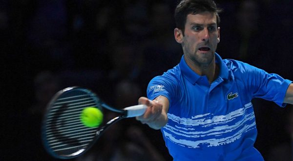 Djokovic in finale agli Australian Open, battuto Karatsev