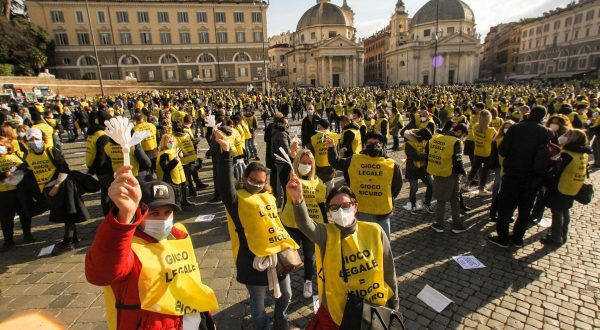 I lavoratori del gioco legale scendono in piazza “Siamo allo stremo”