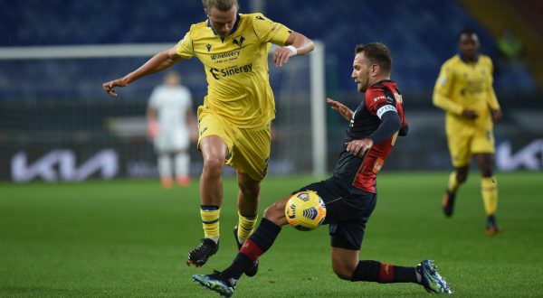 Badelj al 94° salva il Genoa, 2-2 col Verona