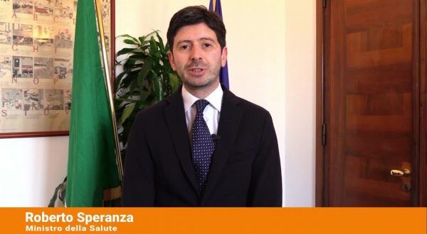 Speranza “il vaccino diritto di tutti, deve essere gratuito”