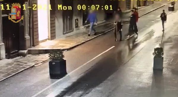 Raid vandalici nel centro storico di Palermo, giovani denunciati