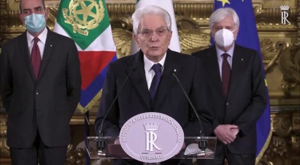 Mattarella “Serve un governo di alto profilo”