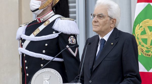 Mattarella “L’occupazione femminile è tornata indietro”