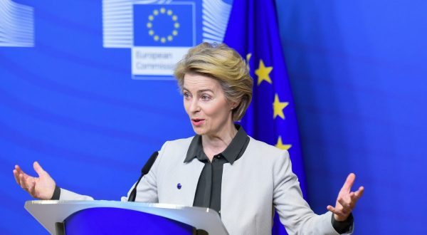 Von der Leyen “Il 70% degli europei vaccinato entro l’estate”