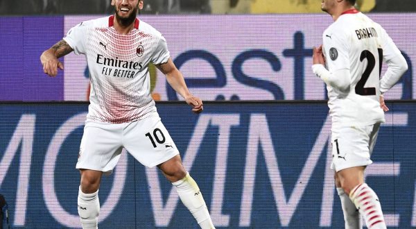 Milan in rimonta a Firenze: battuti i viola 3-2