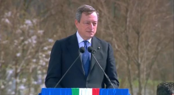 Covid, Draghi a Bergamo “Lo Stato c’è”