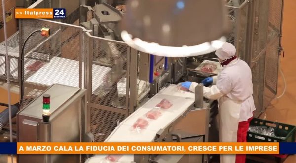 A marzo cala la fiducia dei consumatori, cresce per le imprese