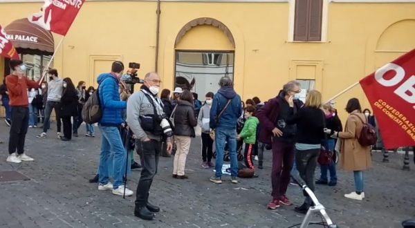 Scuola, a Montecitorio protesta contro la Dad