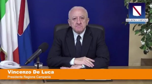 De Luca “Situazione seria, non tutti hanno capito che siamo in guerra”