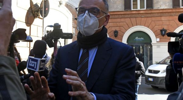 Letta “Un decreto imprese per aiutare chi sta chiuso”