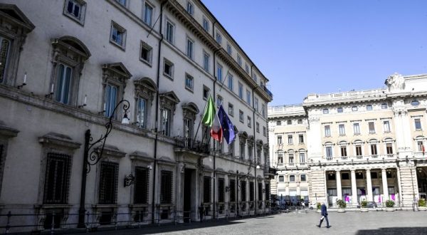 Def, il Cdm dà il via libera allo scostamento