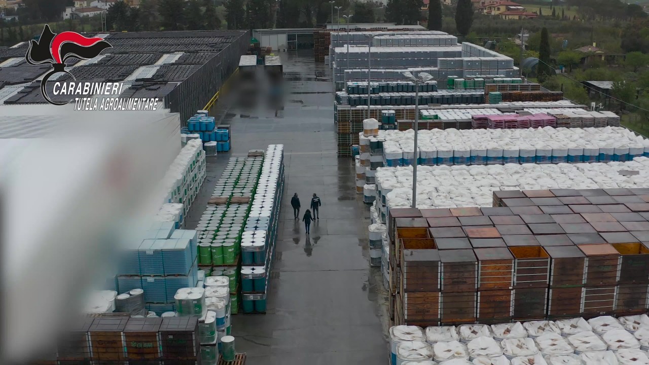 Sequestrate tonnellate falso “pomodoro 100% italiano” nel livornese, 6 indagati