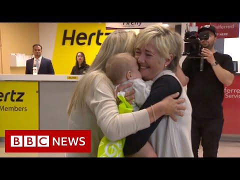 New Australia-New Zealand travel bubble reunites many families – BBC News