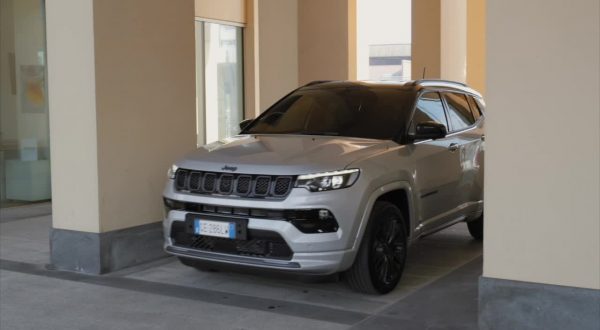 La Jeep Compass si rinnova