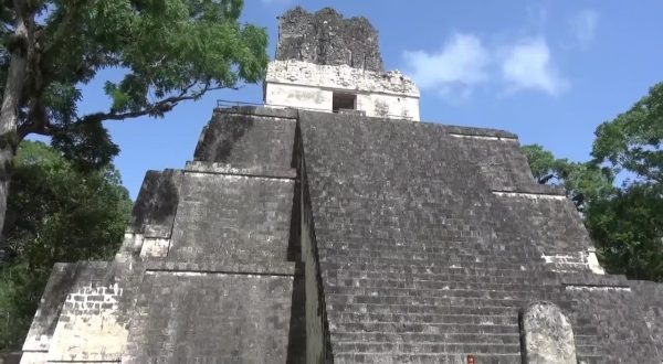 Guatemala, a Tikal le piramidi dei Maya