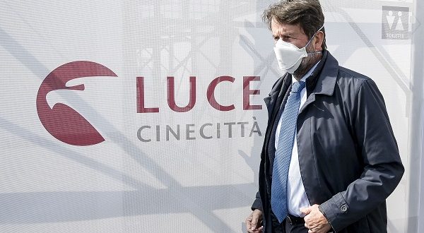 Cinema, torna l’obbligo di uscita in sala prima dello streaming