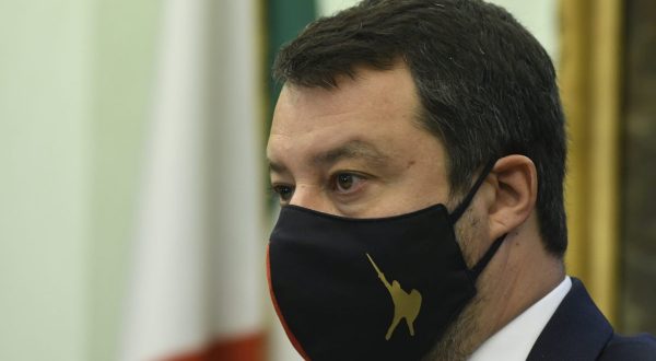 Salvini “di lotta e di governo” guadagna spazio sui media