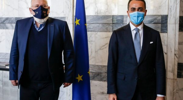 Di Maio incontra Timmermans “Pieno sostegno al Green Deal Ue”