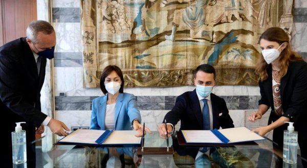 Sud, intesa Di Maio-Carfagna per l’internazionalizzazione delle imprese