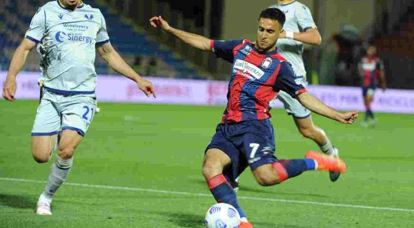 Prova d’orgoglio per il Crotone, battuto 2-1 il Verona