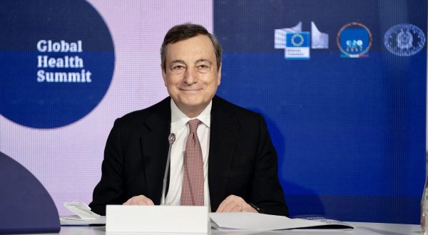 Draghi “Italia favorevole a sospendere i brevetti sui vaccini”