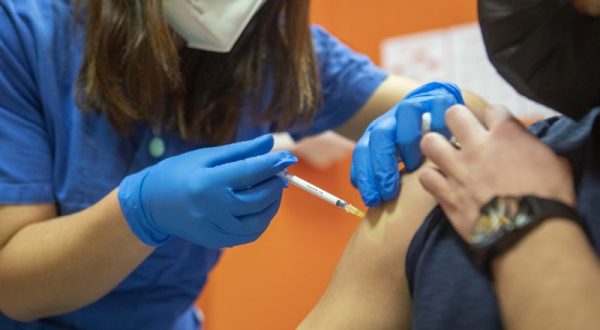 Accordo Ministero, Regioni e Fnopi per vaccinazioni a domicilio